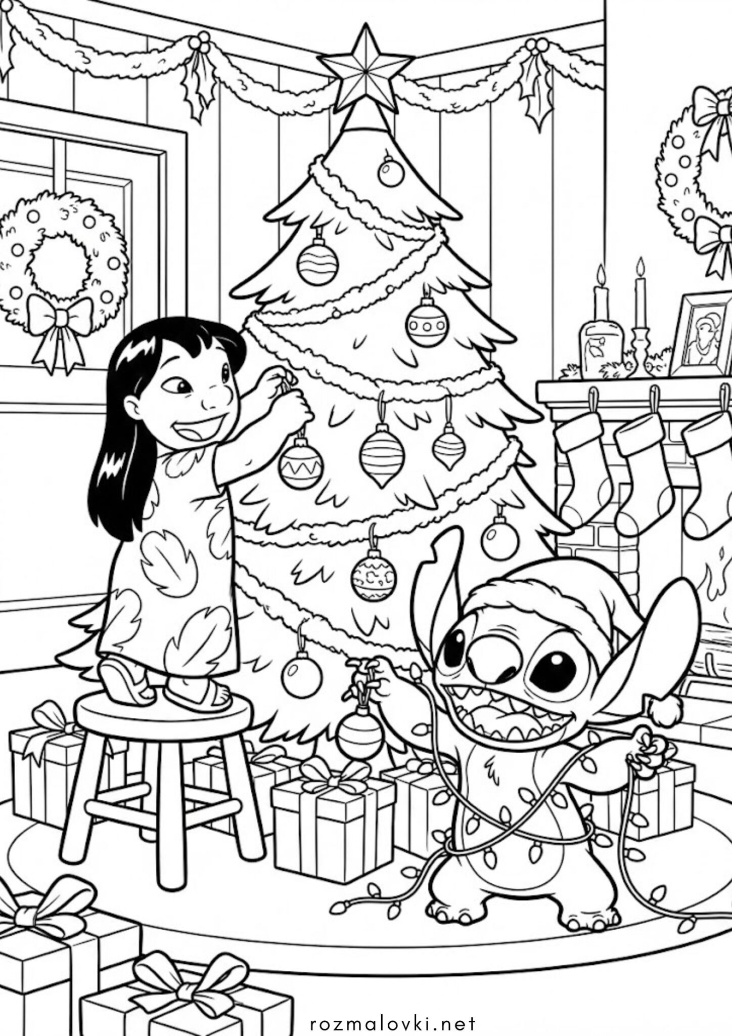 Раскраска Різдво: Ліло і Стіч наряджають різдвяну ялинку